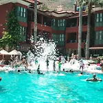 Apartmanhotel Grand Aquarium 3*