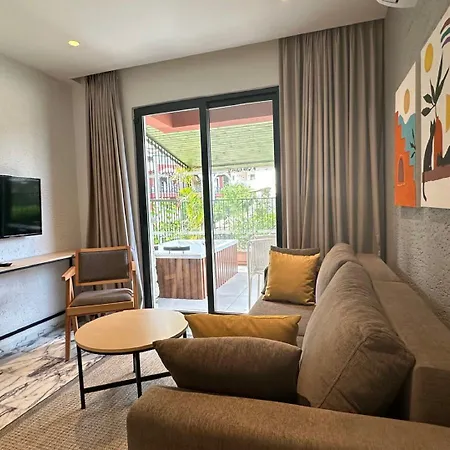 Grand Aquarium Aparthotel 3*
