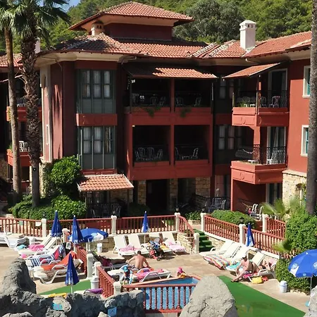 Grand Aquarium Aparthotel 3*