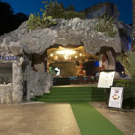 Grand Aquarium